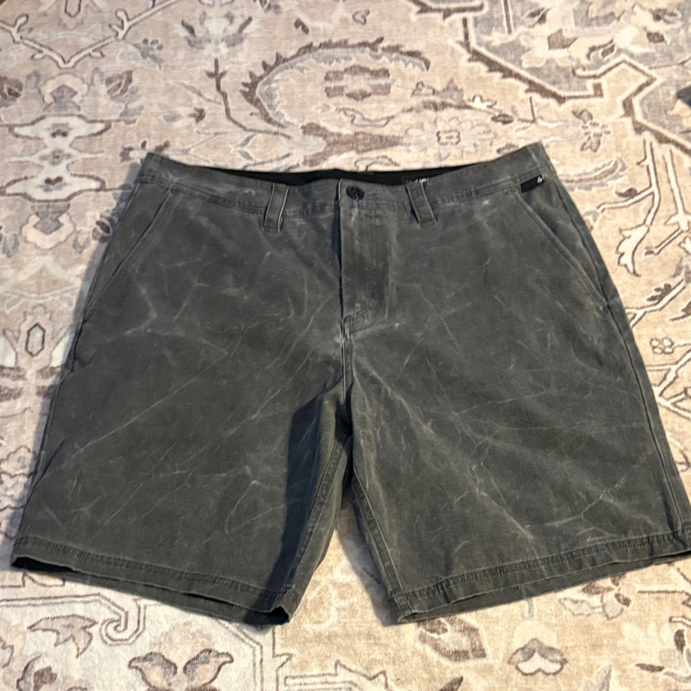 Volcom Men's Casual Gray Shorts size 34